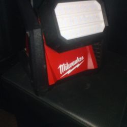 Milwaukee Floodlight