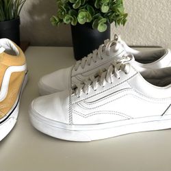 Old Skool Leather Shoes by Vans size 5.5 Excellent Condition 