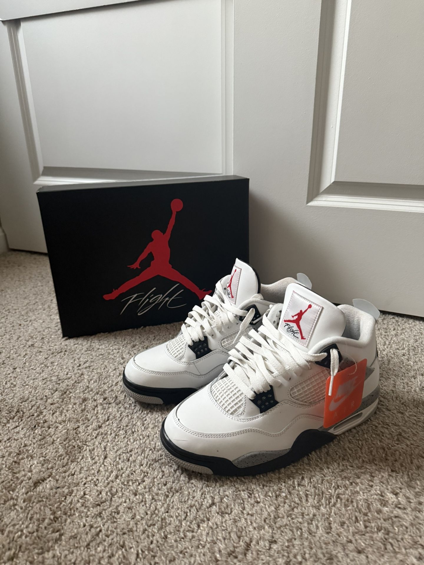 Air Jordan Retro 4 - White Cement