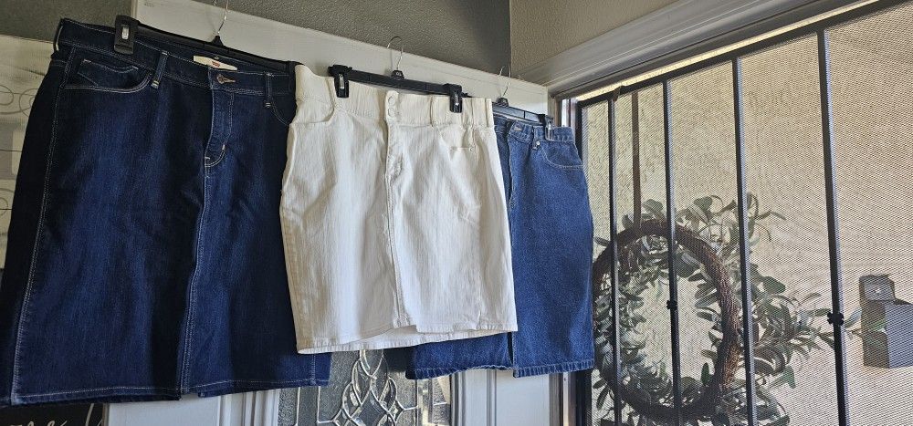 Denim Skirts All In Good Condition Different Sizes 10,,14,16,18 Good Brands Ralph Lauren,Liz Claiborne$10each Located Rancho&Mill Colton
