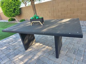 Outdoor paito table