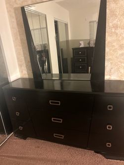 Dresser & mirror ( Sofia vergara collection)