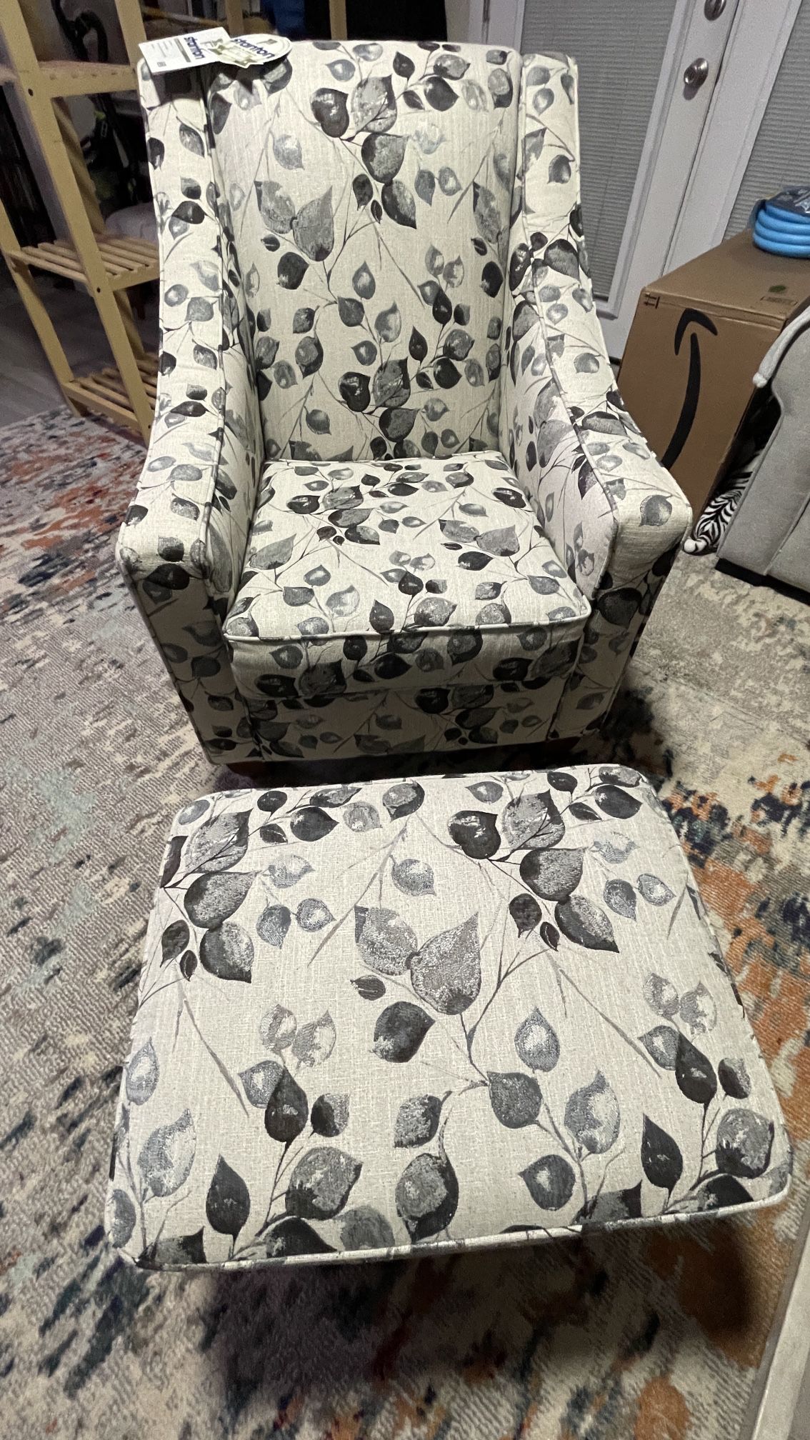 Stanton™ 958 Chair and Ottoman Model #: 95807OT