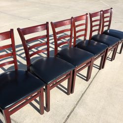 $30 Each Chair / $30 Cada Silla Buena 