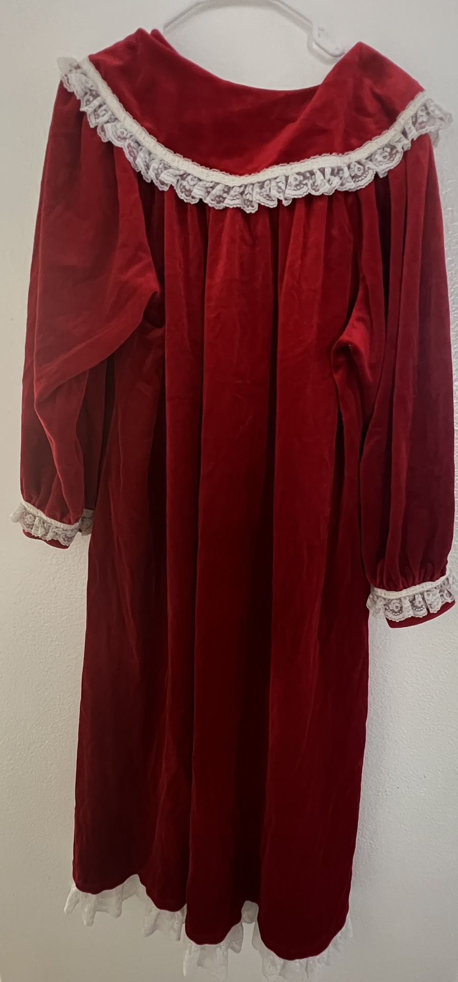 Vintage “Mrs Claus”red Nightgown