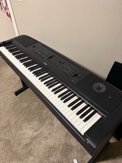 Yamaha Digital Piano Keyboard w/ Stand