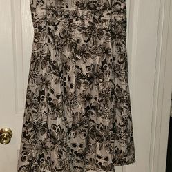 Robbie Bee Women’s Brown and White lined Design...size 20