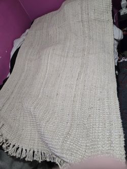 brand new 5ft by 8ft off white hand woven area rug