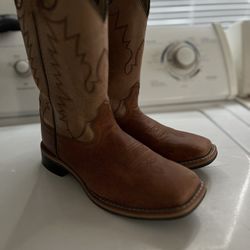 Boots Size 4.5 R Smoky Mountain Boots In Excellent Condition Only Used Once Asking $45 Pick Up Only Chester And California 
