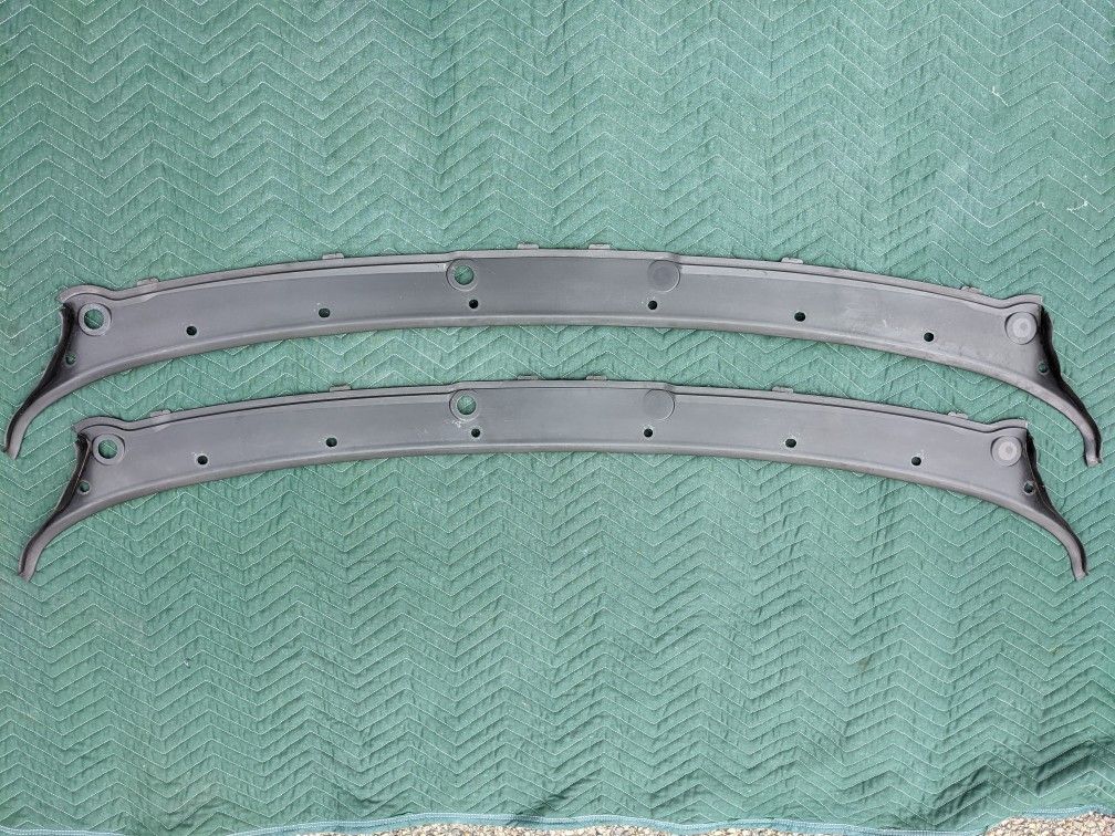 Genuine BMW X5/X6 Windshield Cowl/Rain Tray - E71 E70 (2 Available)