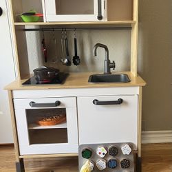 IKEA play kitchen (all Food/Utensils Included) 