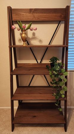 Farmhouse Wooden Ladder Bookcase
