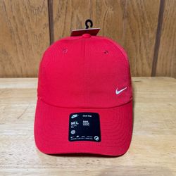 Nike Club Strapback Hat Cap Swoosh Logo Red Dri Fit FZ5698-657 Mens Size M/L NEW