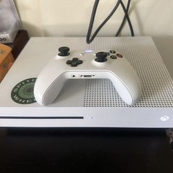 Xbox One S With Controller 