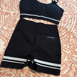 Tons Of Gym Clothes Name Brand