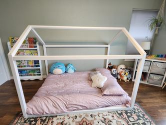 Kids House Shaped Bedframe 