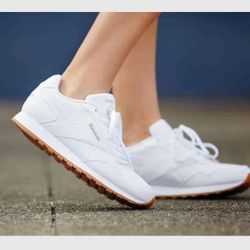 Reebok Women's Classic Harman Run Sneaker White / Gum Size 8