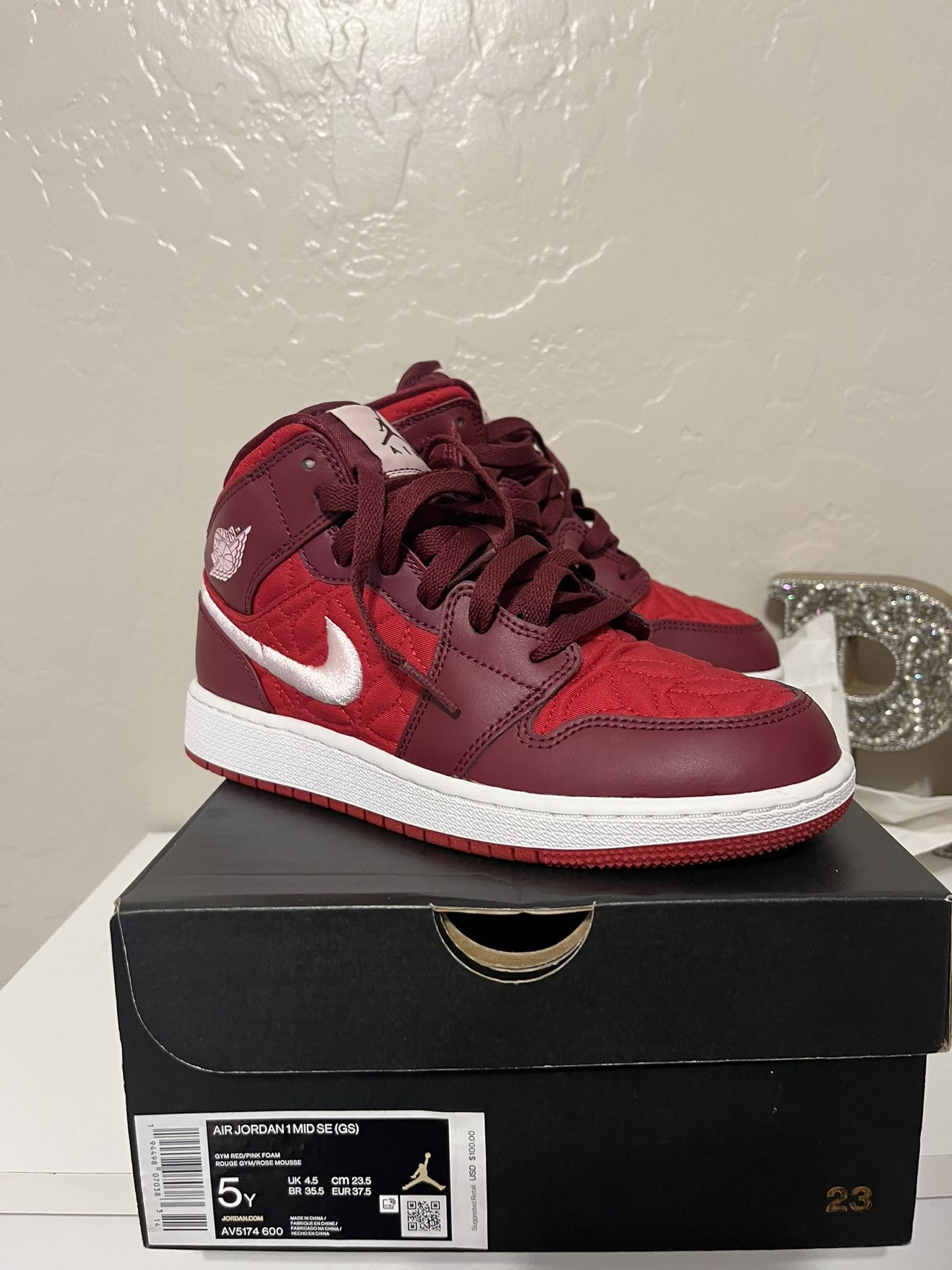 AIR JORDAN 1MID SE (GS)