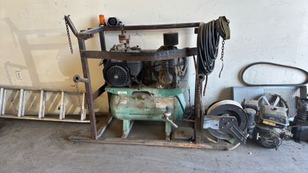 Gas powered air compressor