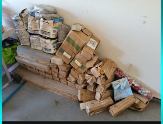 Todo Ese Piso  Con Tuy Bolsas D Cemento 200 Dollar