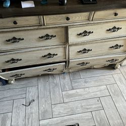 Drawers With Mirror Piece