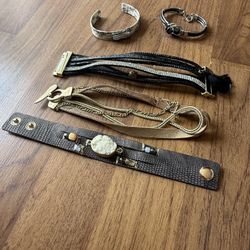Bracelets 