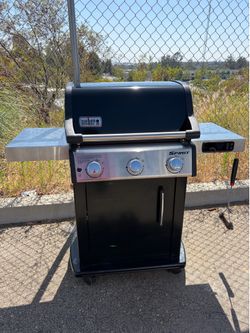 Webber 3 burner grill with digital screen