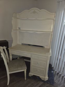 White Wooden Desk with Complete Matching Set