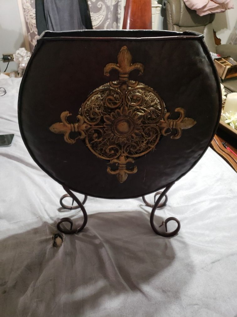 Metal planter