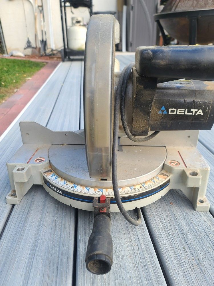 Delta 10" Compound Miter Saw