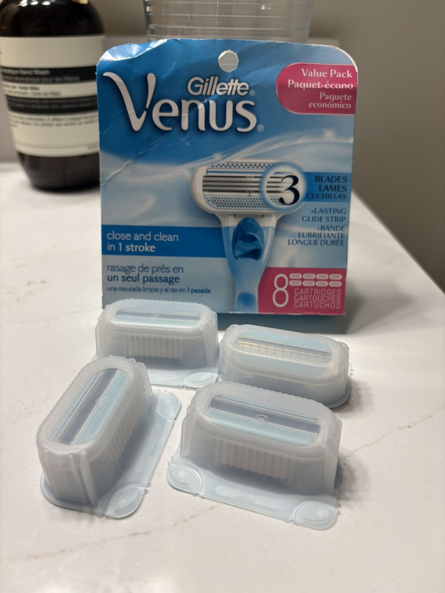 12 Gillette Venus blades 
