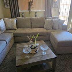 GREY SECTIONAL (like NEW)