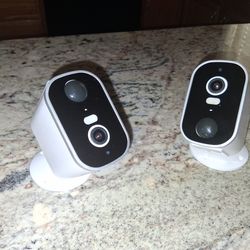 Wireless wi-fi security cameras brand new $30 set