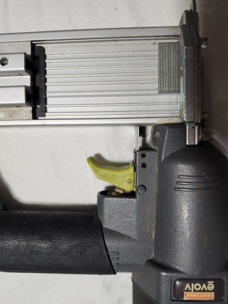 CRAFTSMAN EVOLV FINISHING NAILER