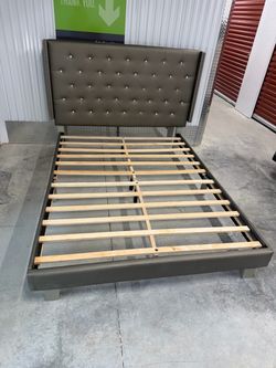 Queen Size  Bed Frame with Crystal Tufted Headboard