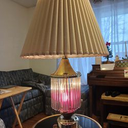 REALLY NEAT LOOKING VINTAGE LAMP  TOP LITE  AND  MIDDLE  LIGHTING  