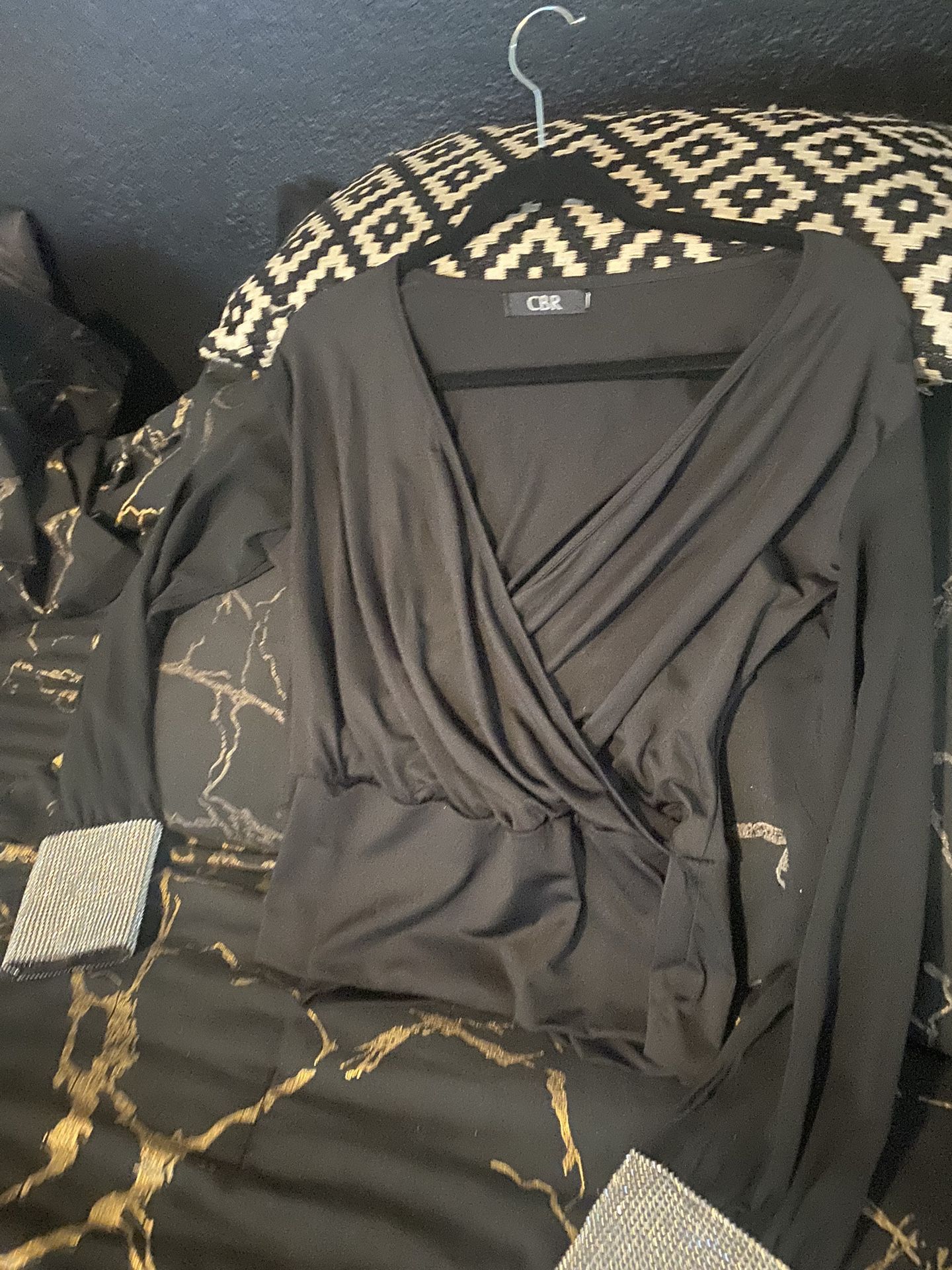 Black V Nevk Jersey Top With Rhinestones Cuff New! L