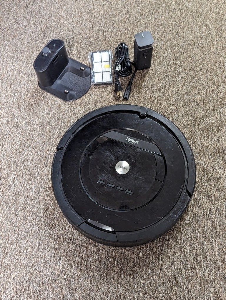 iRobot Roomba 805 Vacuum Cleaning Robot and Accessories 