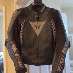 Dainese Super Speed 4 perforated leather jacket size 46