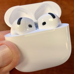 AirPods 4 with ANC …!! 