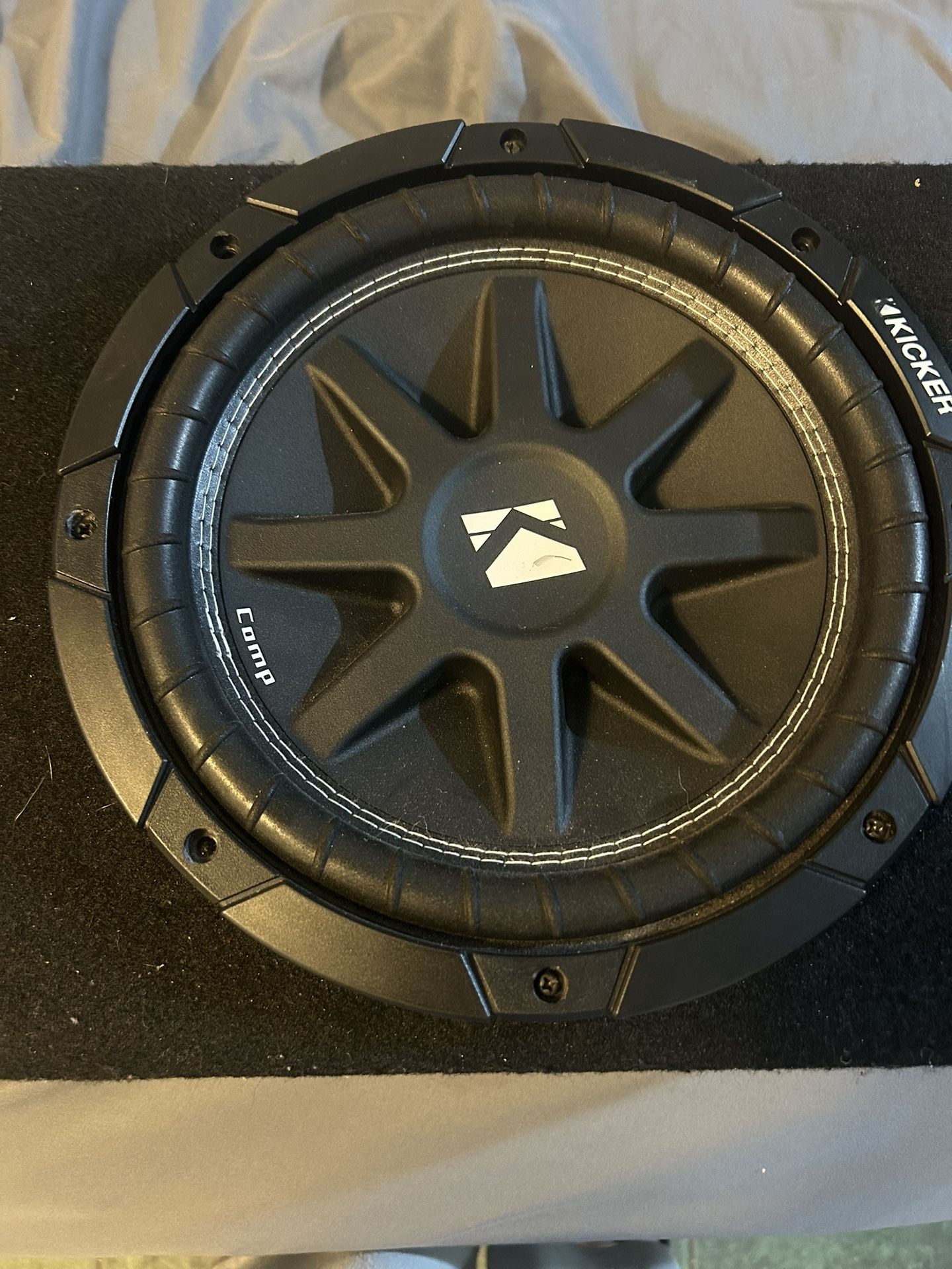 Kicker Comp In Amp Box Subwoofer