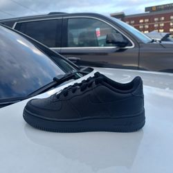 Brand New And Original Kid's Nike Air Force Ones Sneakers Size 5.5y