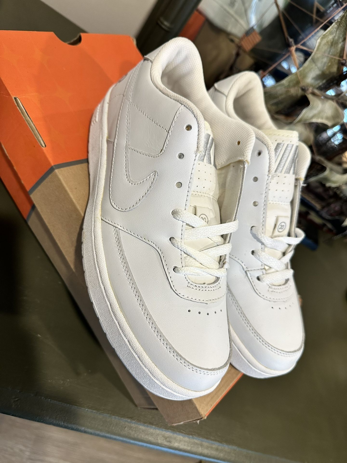 Vintage Nike Fleet Center Low 20th Anniversary White – Men’s 6.5