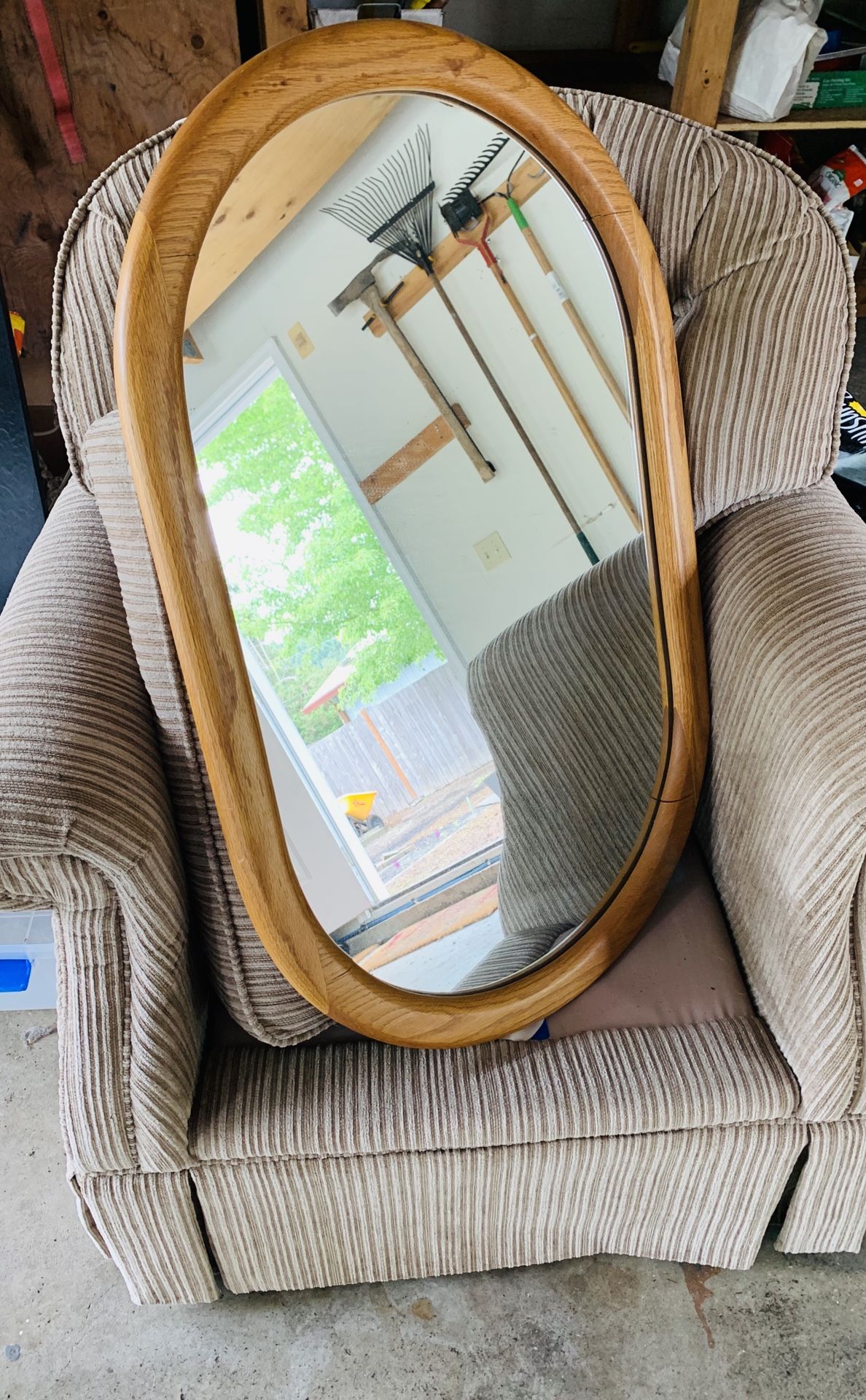Mirror oval