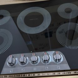 New In The Box Frigidaire Gallery 30” In Radiant Electric Cooktop In Black Stainless. Steel With 5 Elements
