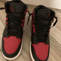 Air Jordan 1 Mid Banned (2020)