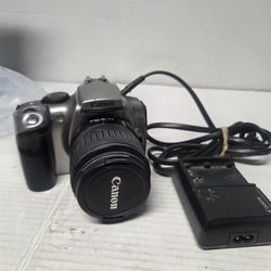 Canon EOS 300D, 6.3 Megapixel  Works Great Vintage Cameras