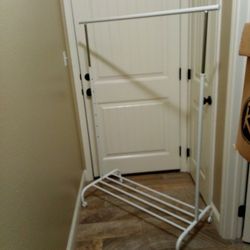 Adjustable Clothes Rack