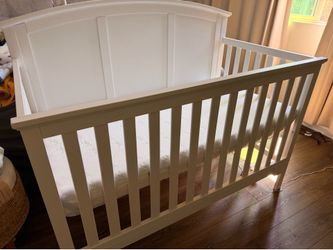 Baby crib and mattress