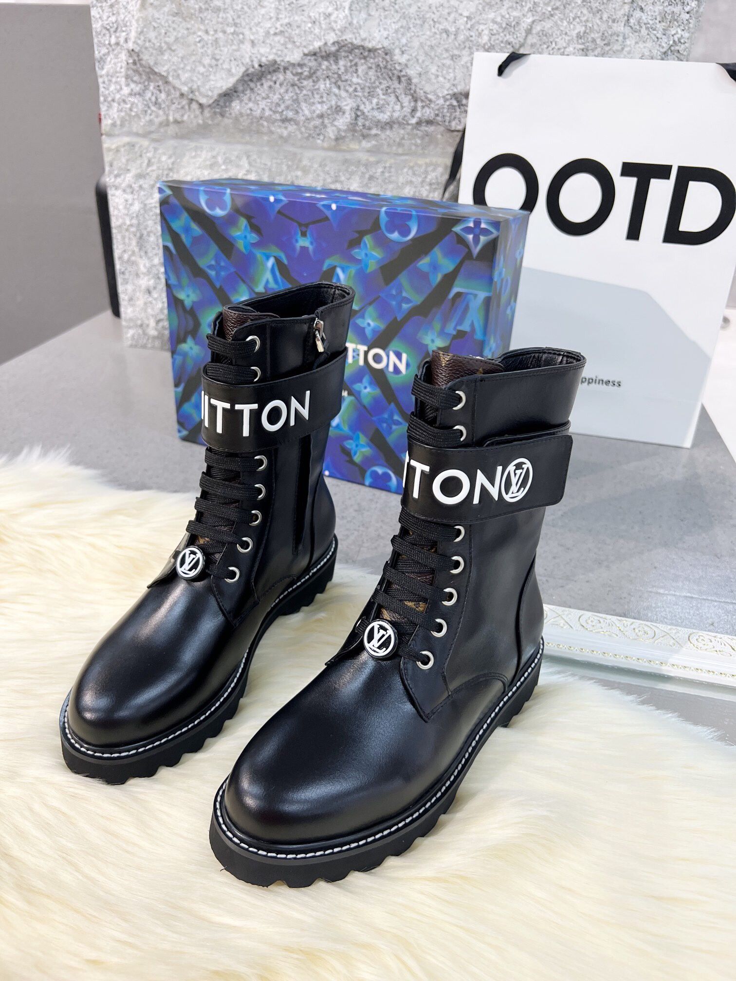 LV Women’s Boots With Box 2025 New 
